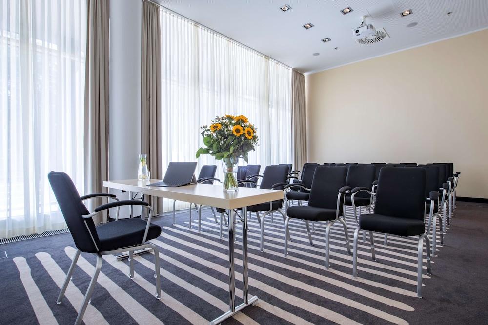 Park Inn By Radisson Linz Exterior photo