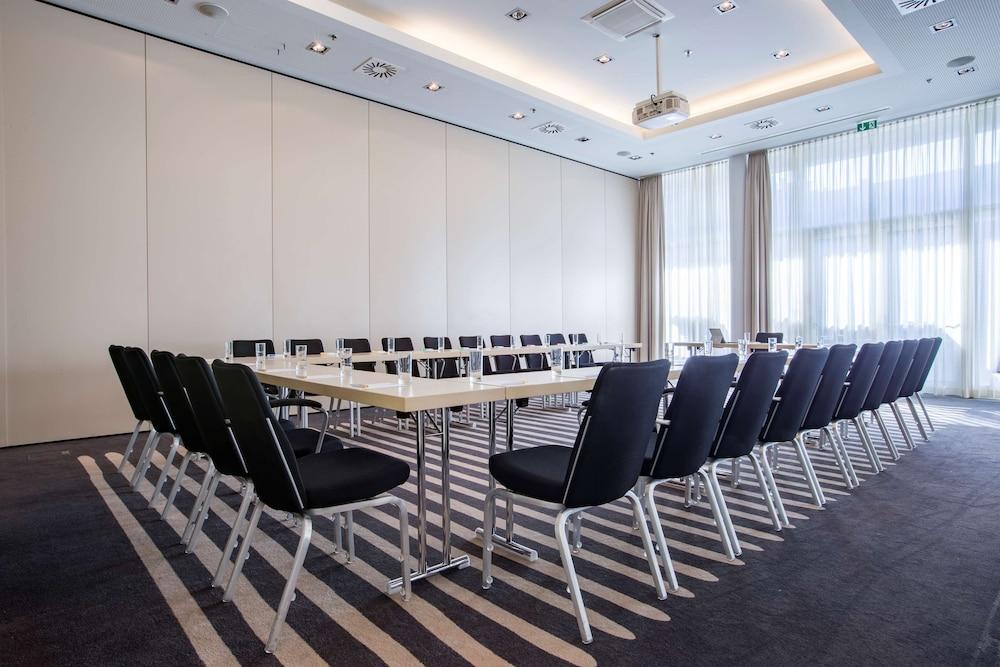 Park Inn By Radisson Linz Exterior photo