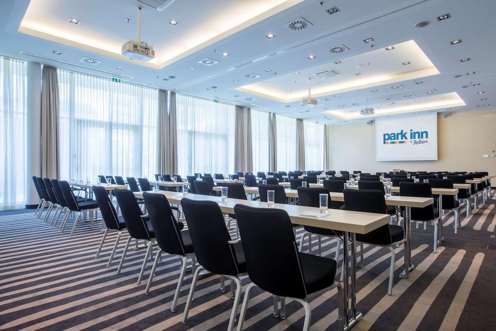 Park Inn By Radisson Linz Exterior photo