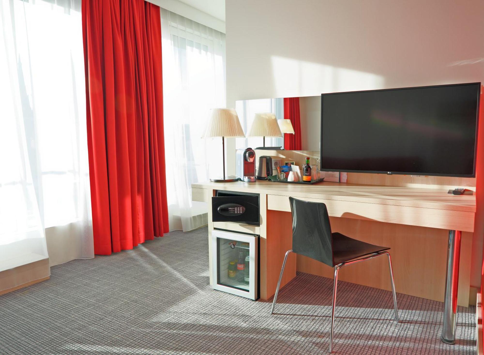 Park Inn By Radisson Linz Exterior photo