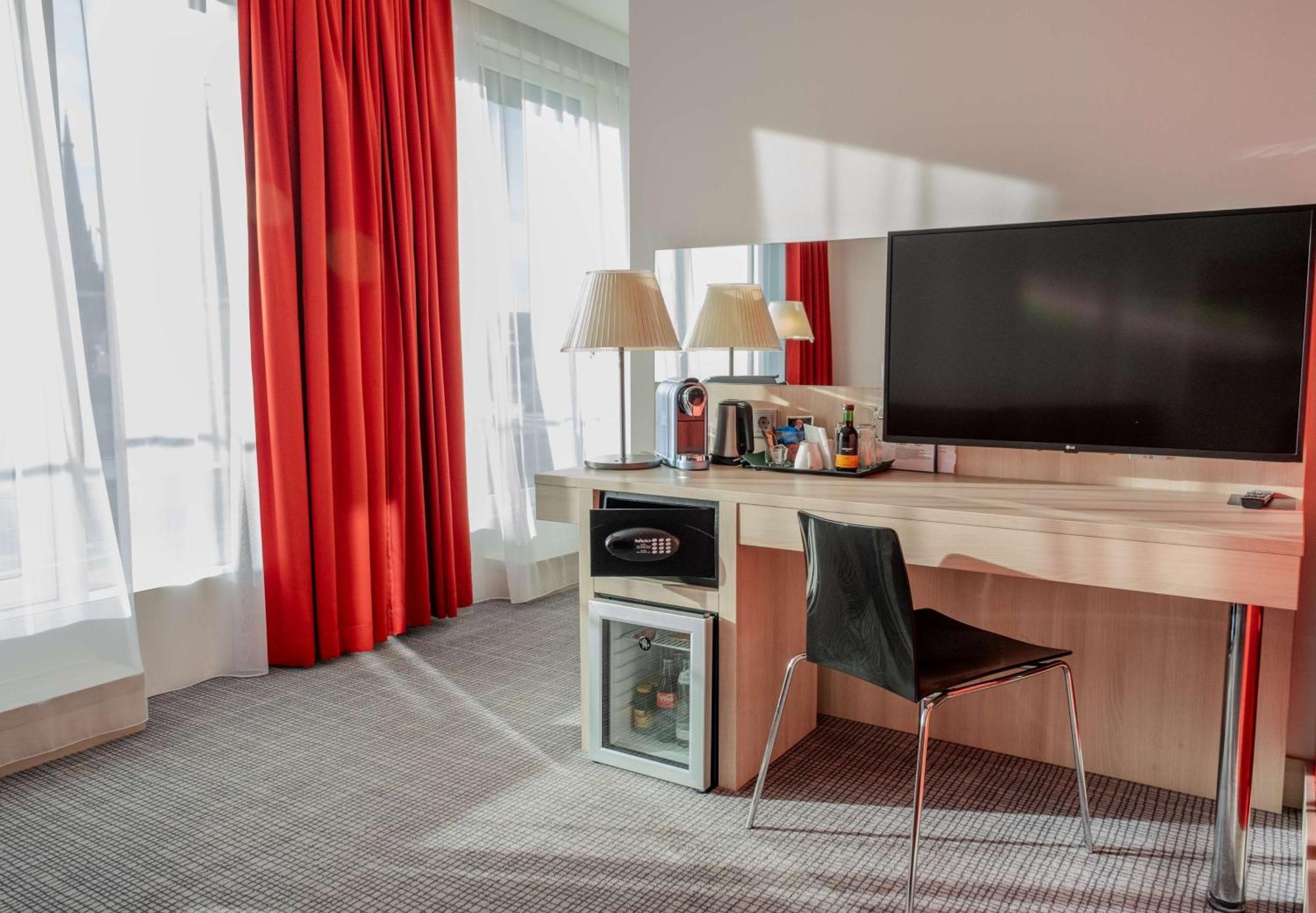 Park Inn By Radisson Linz Exterior photo