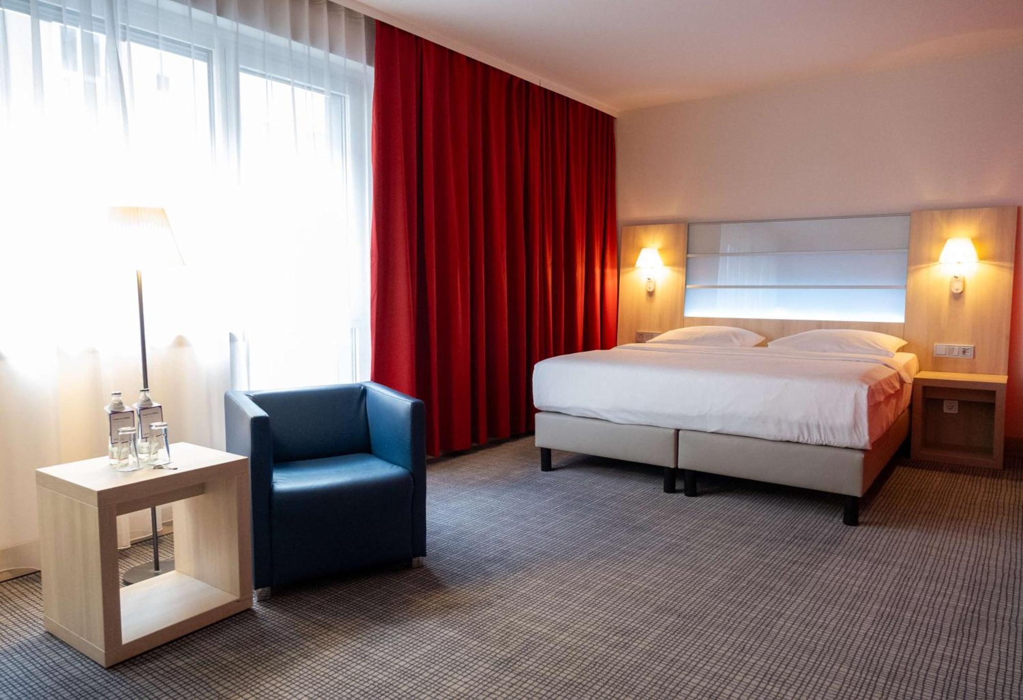 Park Inn By Radisson Linz Exterior photo
