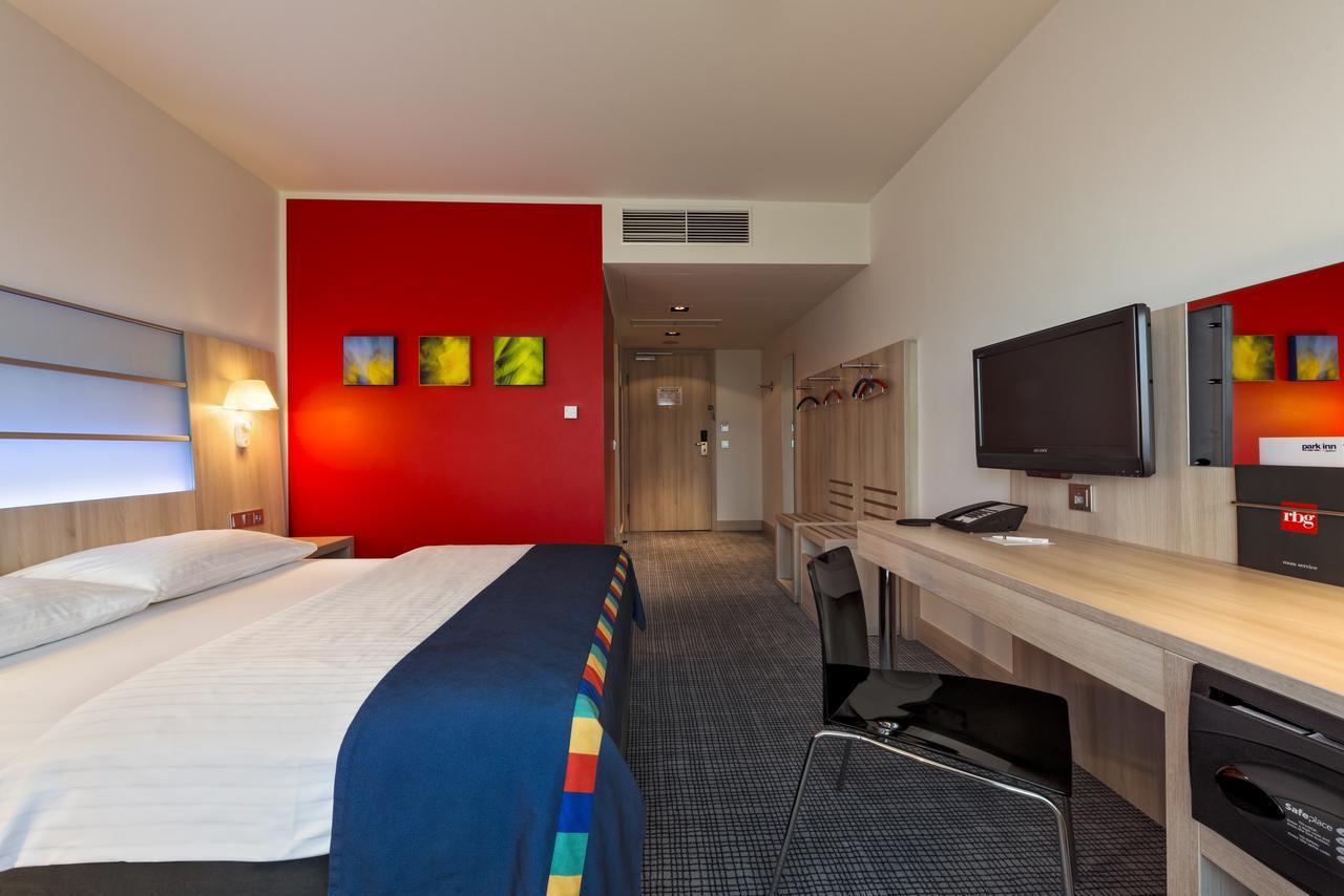 Park Inn By Radisson Linz Exterior photo
